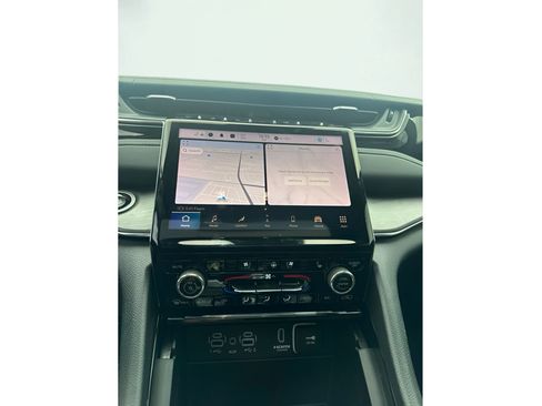 Used 2023 Jeep Grand Cherokee Overland w/ Rear Seat Video Group I AWD/4WD image 10