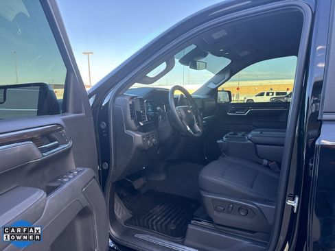 Used 2025 Chevrolet Silverado 1500 LT AWD/4WD image 12