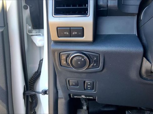 Used 2022 Ford F250 Lariat w/ Tremor Off-Road Package AWD/4WD image 36