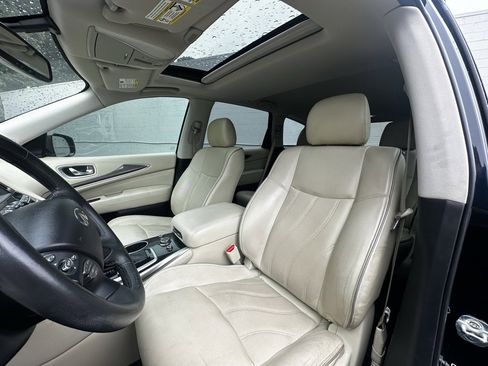 Used 2019 INFINITI QX60 Luxe w/ Essential Package image 7