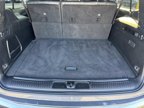 Used 2023 Jeep Wagoneer L Series III w/ Preferred Equipment Group image 25