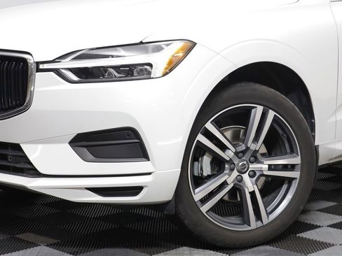 Used 2020 Volvo XC60 T5 Momentum image 3