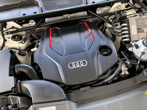 Used 2022 Audi SQ5 Premium Plus w/ Premium Plus Package AWD/4WD image 31