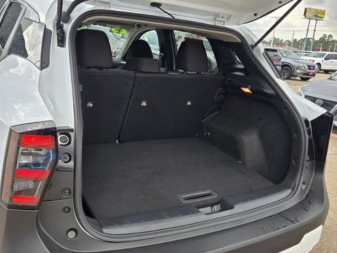 Certified 2025 Nissan Kicks SV image 20