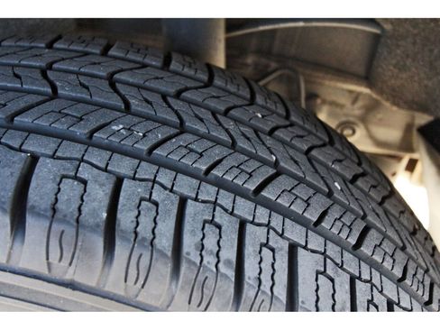 Used 2019 MAZDA CX-5 Touring image 32