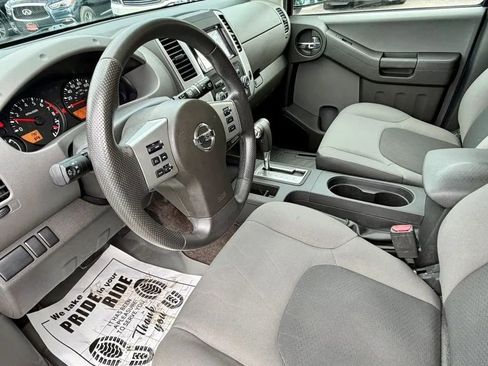 Used 2015 Nissan Xterra X AWD/4WD image 3