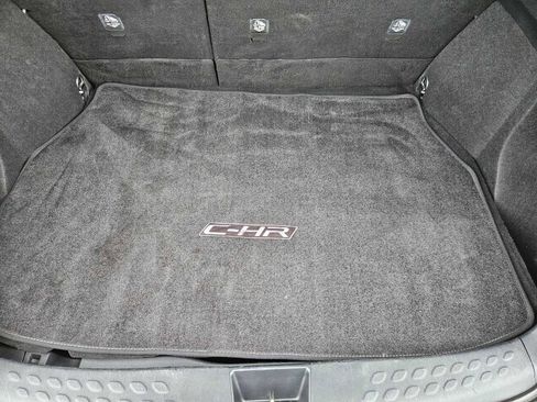 Used 2019 Toyota C-HR LE FWD image 28