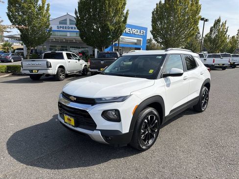 Used 2023 Chevrolet TrailBlazer LT w/ Convenience Package AWD/4WD image 1