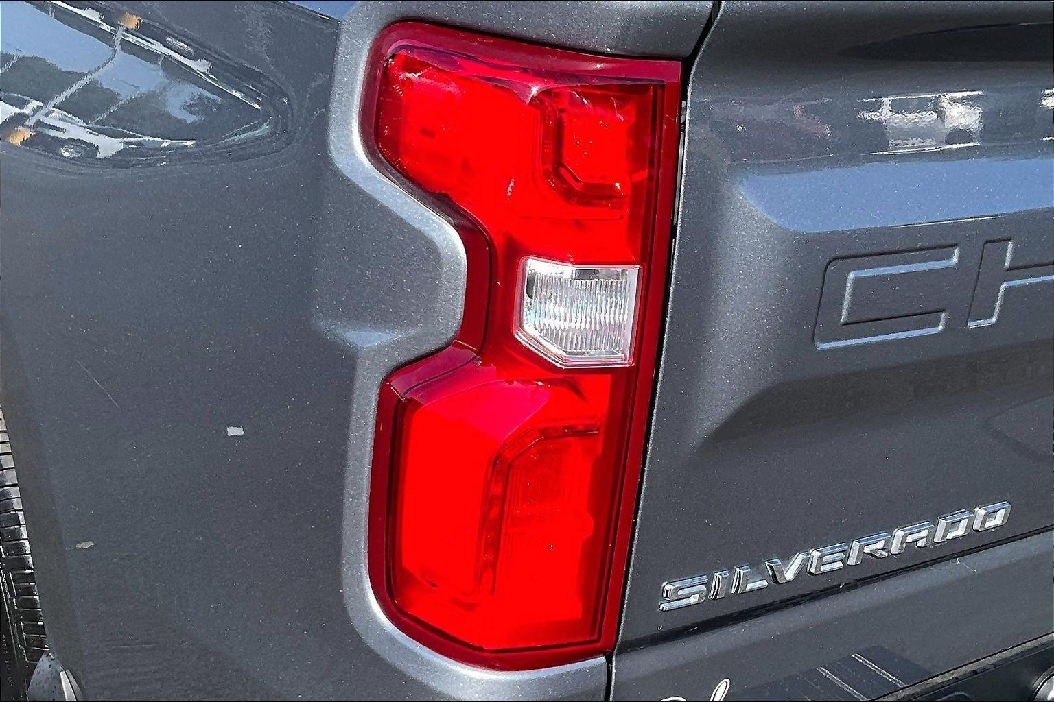Used 2021 Chevrolet Silverado 1500 Custom AWD/4WD image 26