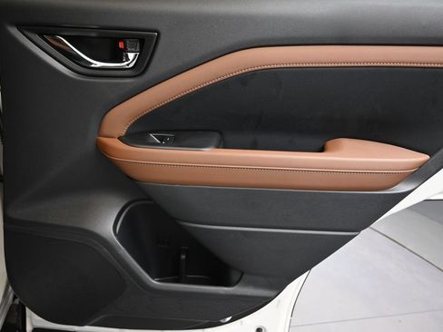 New 2026 Subaru Forester Touring AWD/4WD image 14