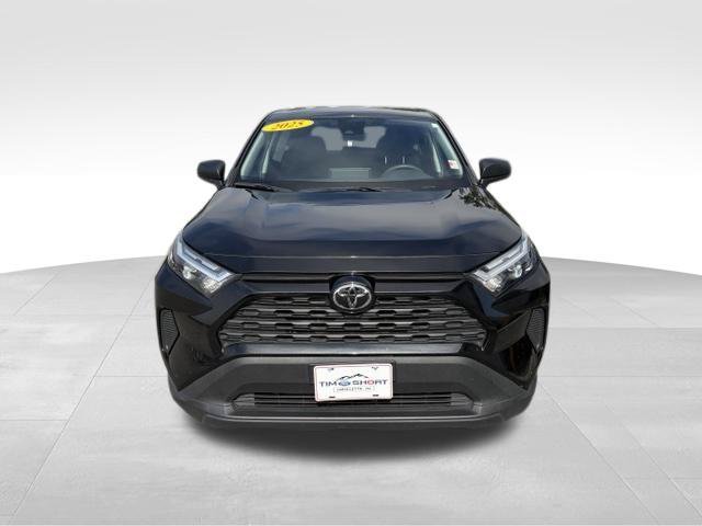 Used 2025 Toyota RAV4 LE AWD/4WD image 7