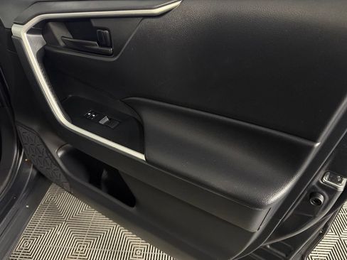 Used 2020 Toyota RAV4 LE w/ Carpet Mat Package FWD image 30