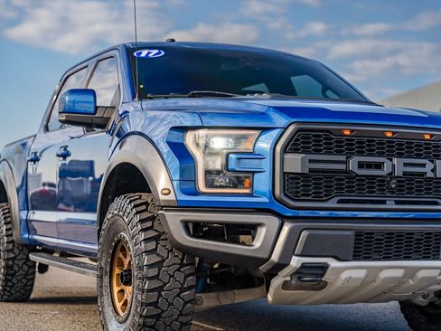 Used 2017 Ford F150 Raptor w/ Equipment Group 802A Luxury image 10