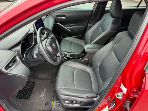 Used 2023 Toyota Corolla Cross XLE FWD image 11