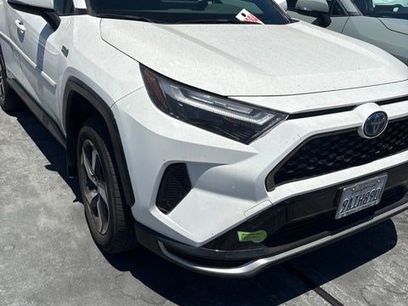 Used 2022 Toyota RAV4 SE w/ Weather & Moonroof Package