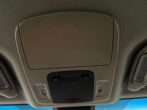Used 2018 Toyota Camry LE FWD image 23