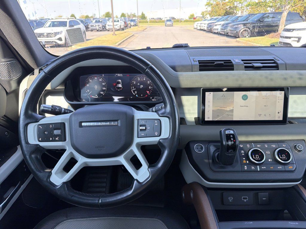 Used 2021 Land Rover Defender 110 X-Dynamic SE AWD/4WD image 4