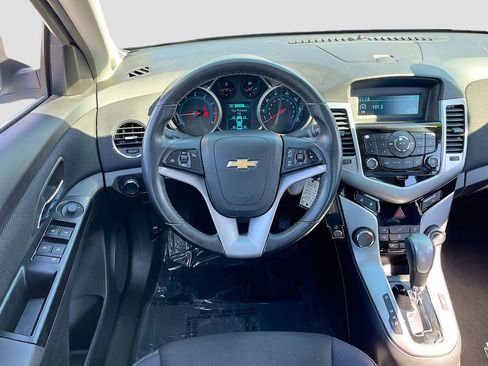 Used 2014 Chevrolet Cruze LT image 17