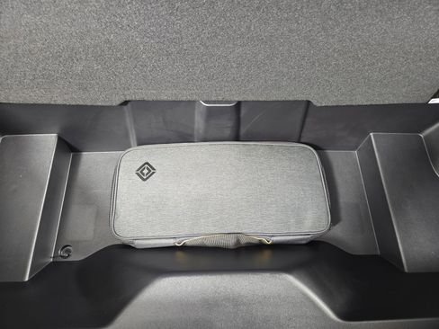 Used 2024 Rivian R1S Adventure AWD/4WD image 14