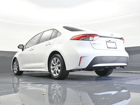 Used 2021 Toyota Corolla LE FWD image 25