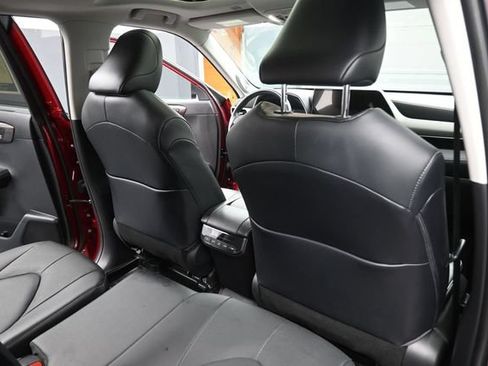 Used 2023 Toyota Highlander Limited FWD image 25