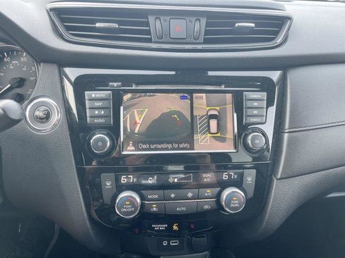 Used 2020 Nissan Rogue SV w/ Premium Package AWD/4WD image 19