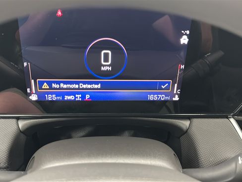 Used 2025 Chevrolet TrailBlazer LT w/ Driver Confidence Package AWD/4WD image 16
