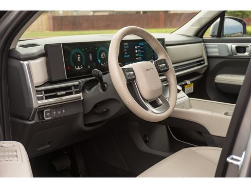 Used 2026 Hyundai Santa Fe SEL FWD image 12