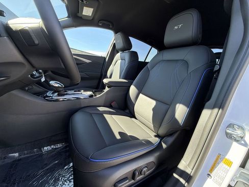 New 2026 Buick Envista Sport Touring w/ Convenience I Package FWD image 27