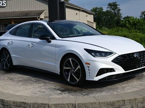 Used 2023 Hyundai Sonata SEL Plus FWD image 3