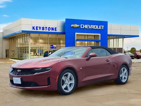 Used 2023 Chevrolet Camaro LT RWD image 3