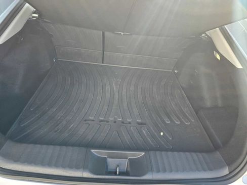 Used 2024 Toyota Prius Prime SE image 17