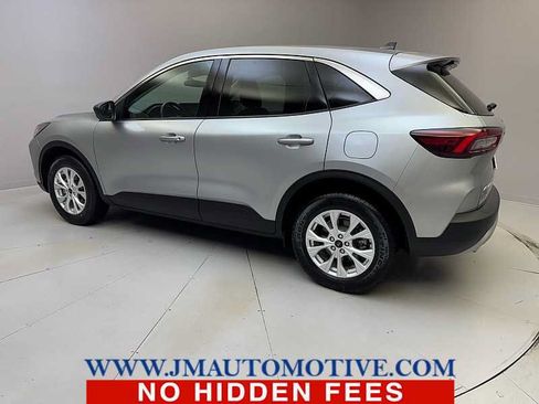 Used 2023 Ford Escape Active w/ Tech Pack #1 AWD/4WD image 3