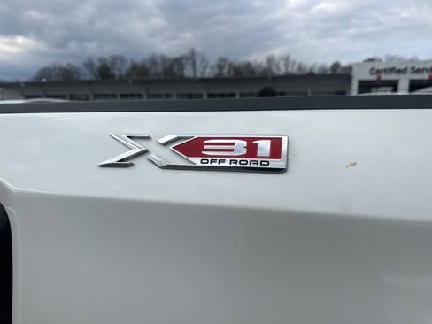 Used 2019 GMC Sierra 1500 SLT w/ SLT Premium Package image 16