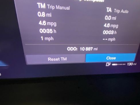 Certified 2023 Volvo XC40 B5 Plus w/ Driver Assist Package image 17