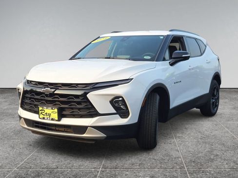 Used 2024 Chevrolet Blazer LT w/ Sound & Technology Package AWD/4WD image 4