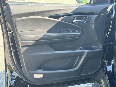 Used 2024 Honda Ridgeline Black Edition image 15