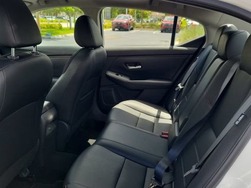 Used 2023 Nissan Sentra SR w/ SR Premium Package FWD image 11