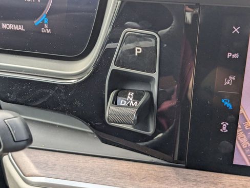 Certified 2025 Porsche Cayenne image 19