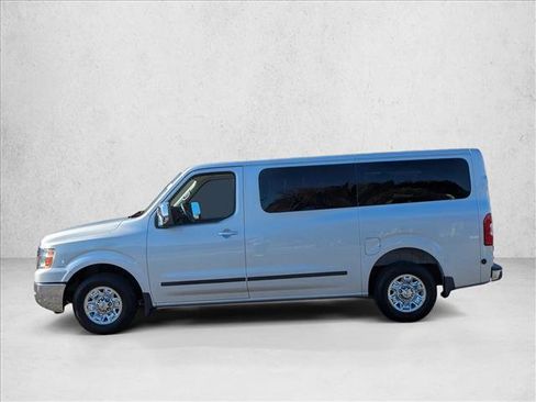 Used 2019 Nissan NV 3500 SL image 4