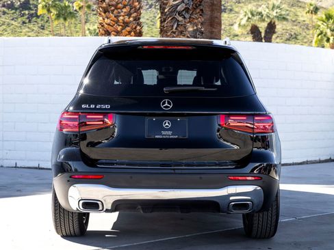 Used 2025 Mercedes-Benz GLB 250 image 9
