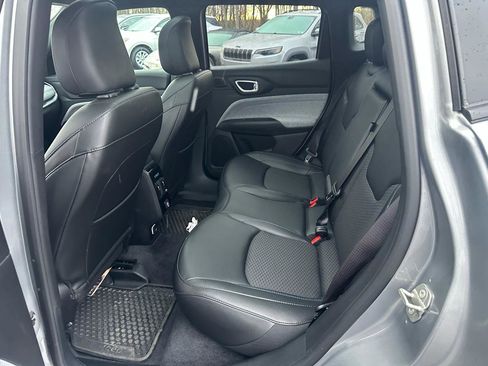 Used 2024 Jeep Compass Latitude w/ Sun and Sound Group image 11