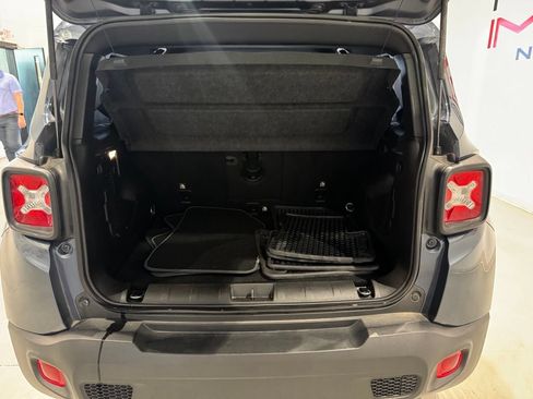 Used 2021 Jeep Renegade Latitude AWD/4WD image 29