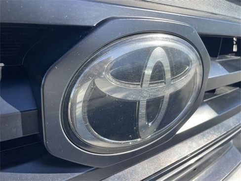 Used 2021 Toyota Tacoma SR w/ SR Convenience Package image 28