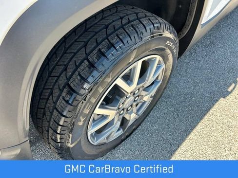 Certified 2023 GMC Acadia SLT AWD/4WD image 19