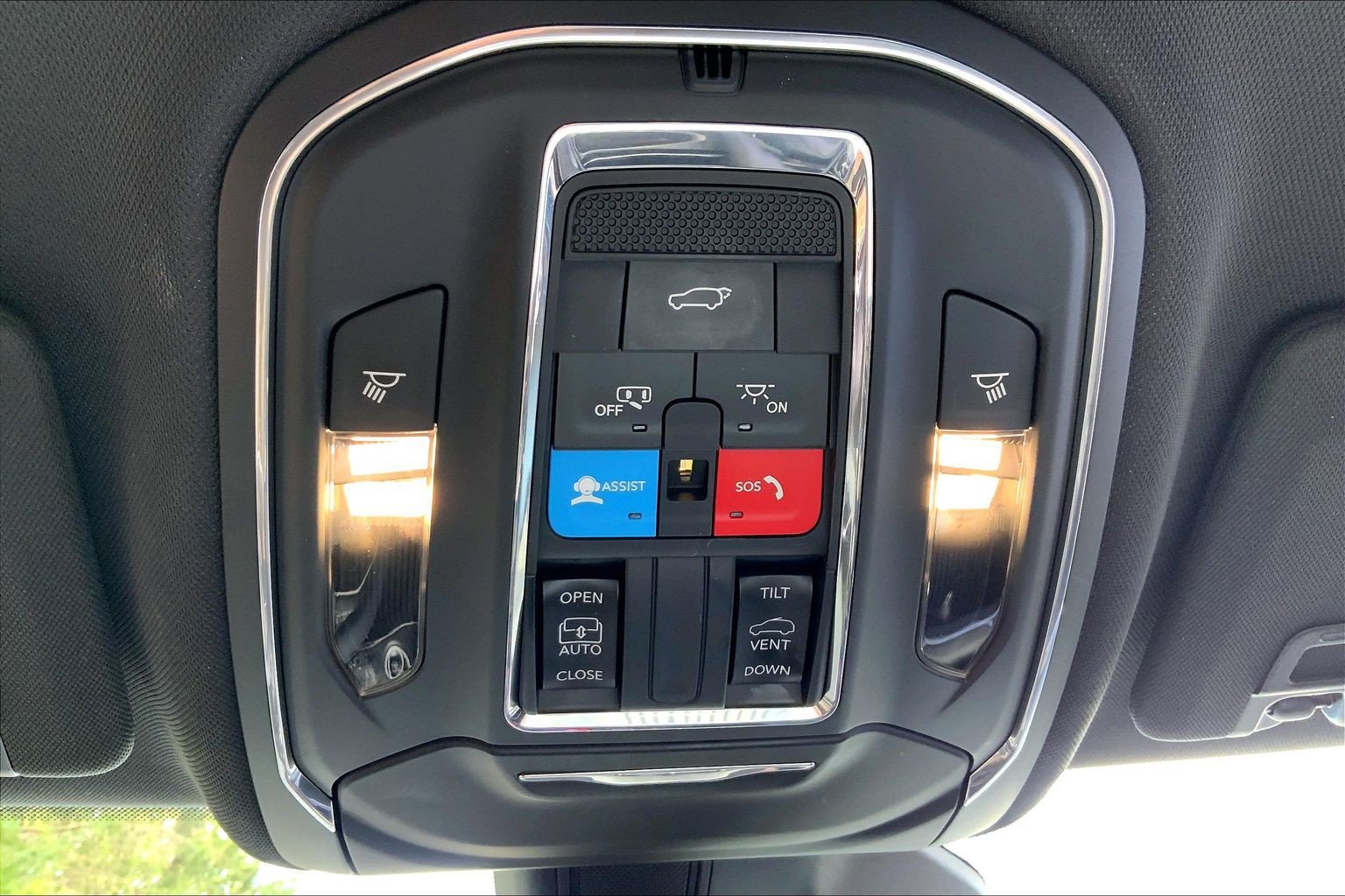 Certified 2024 Jeep Grand Cherokee Altitude AWD/4WD image 32