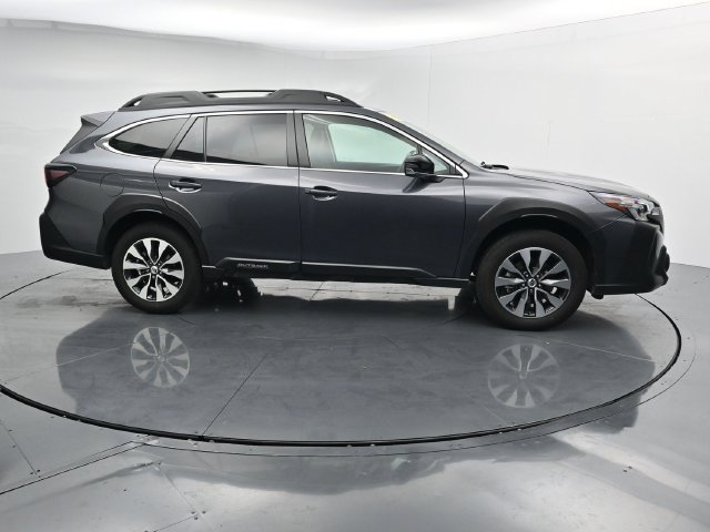 Used 2025 Subaru Outback Limited AWD/4WD image 12