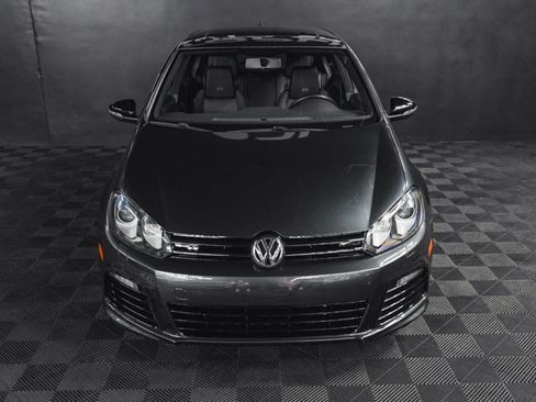 Used 2012 Volkswagen Golf 4-Door image 8