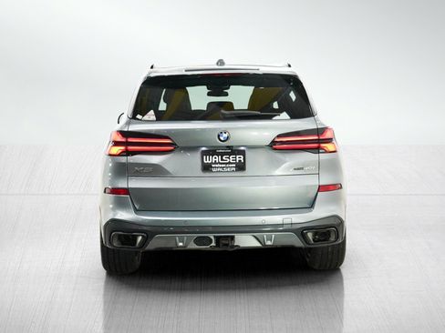 Used 2024 BMW X5 xDrive40i w/ M Sport Package AWD/4WD image 4
