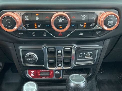 Used 2022 Jeep Gladiator Mojave w/ Cold Weather Group AWD/4WD image 22